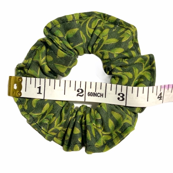 Handmade Scrunchies 4 Pieces Mixed Colors And Fabrics 2 Small and 2 Large - Picture 9 of 11